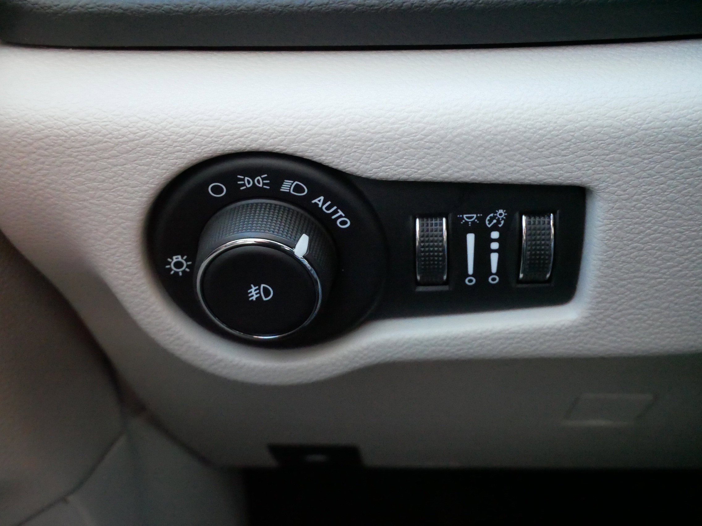 Used 2024 Chrysler Pacifica Touring-L FWD image 26