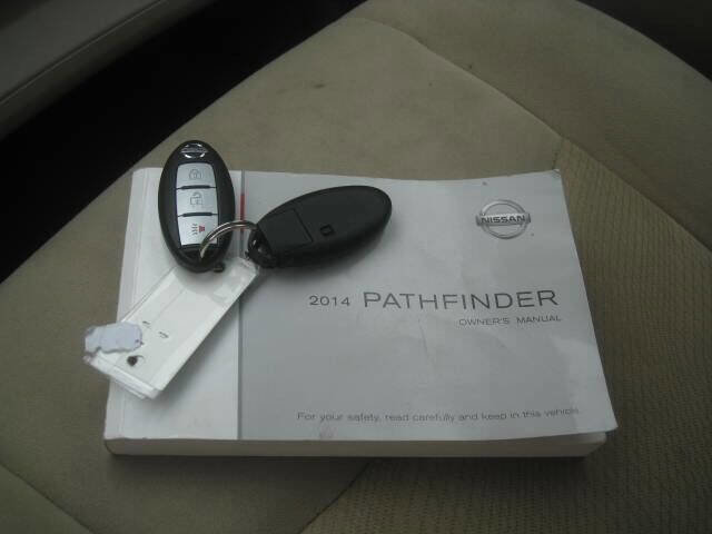 Used 2014 Nissan Pathfinder S AWD/4WD image 27