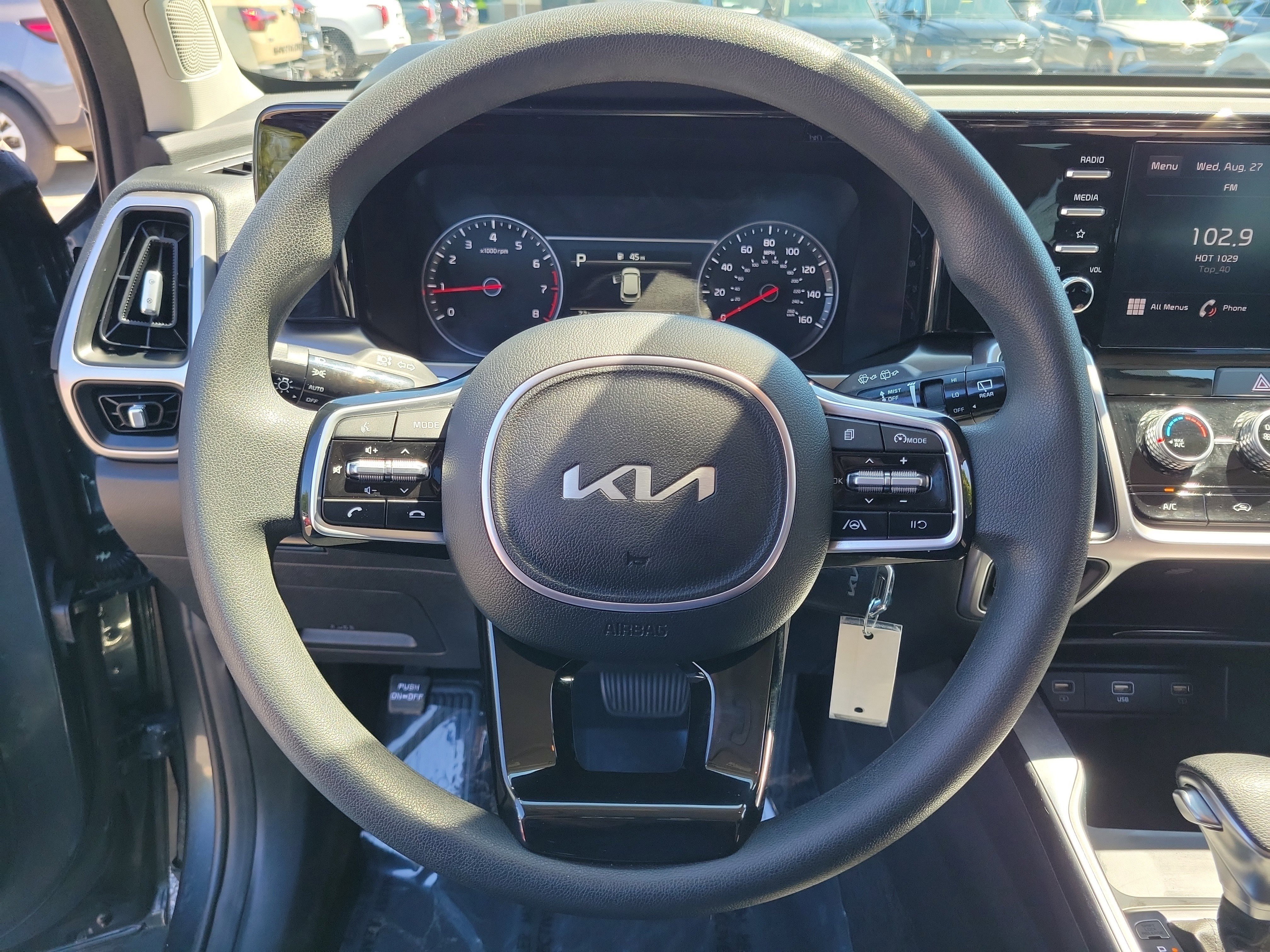 Used 2023 Kia Sorento LX image 21