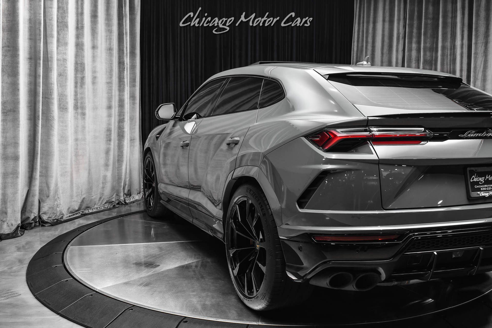 Used 2021 Lamborghini Urus AWD/4WD image 43