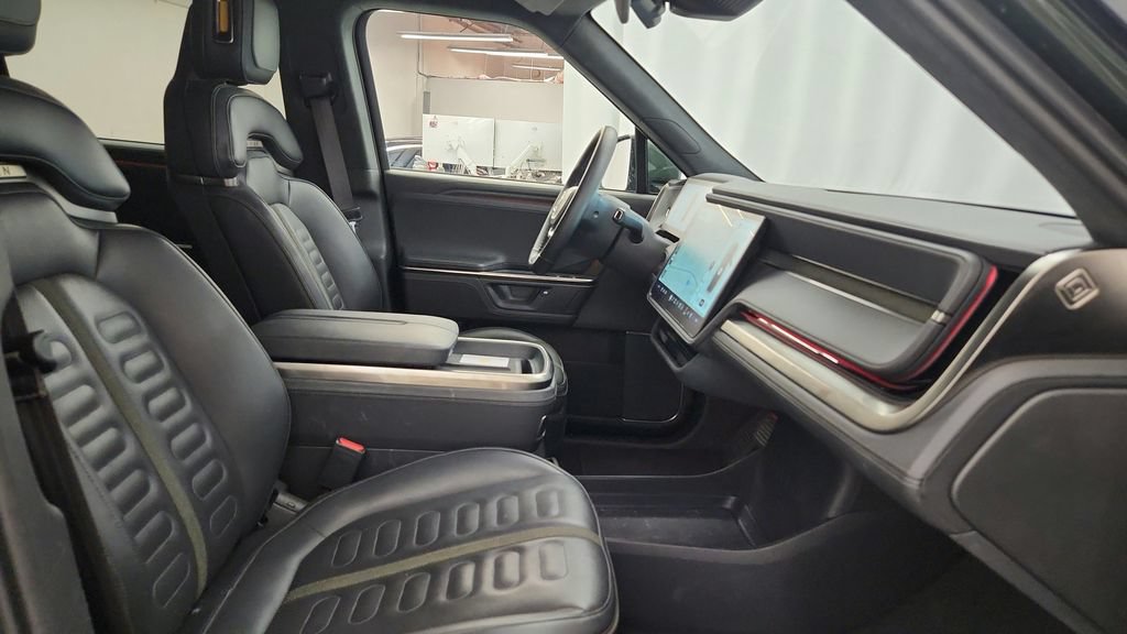 Used 2025 Rivian R1S Adventure Dual AWD/4WD image 45