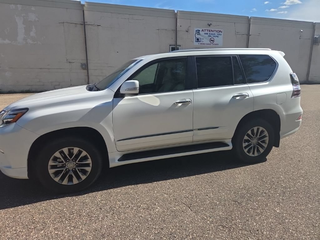 Used 2016 Lexus GX 460 Luxury AWD/4WD image 4