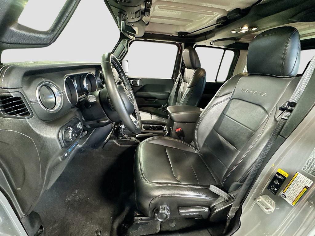 Used 2023 Jeep Wrangler Unlimited Sahara w/ Cold Weather Group AWD/4WD image 13