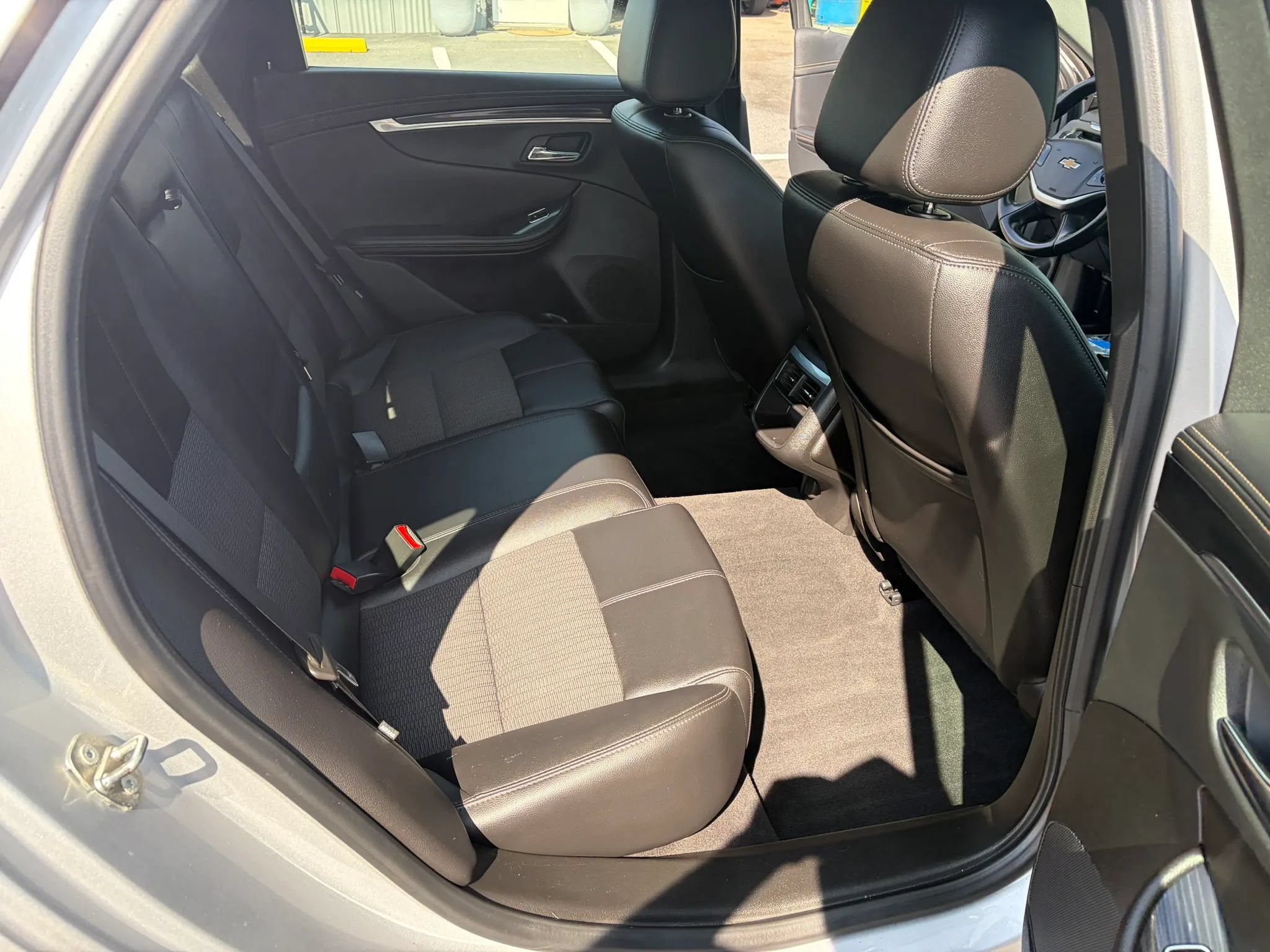 Used 2019 Chevrolet Impala LT FWD image 28