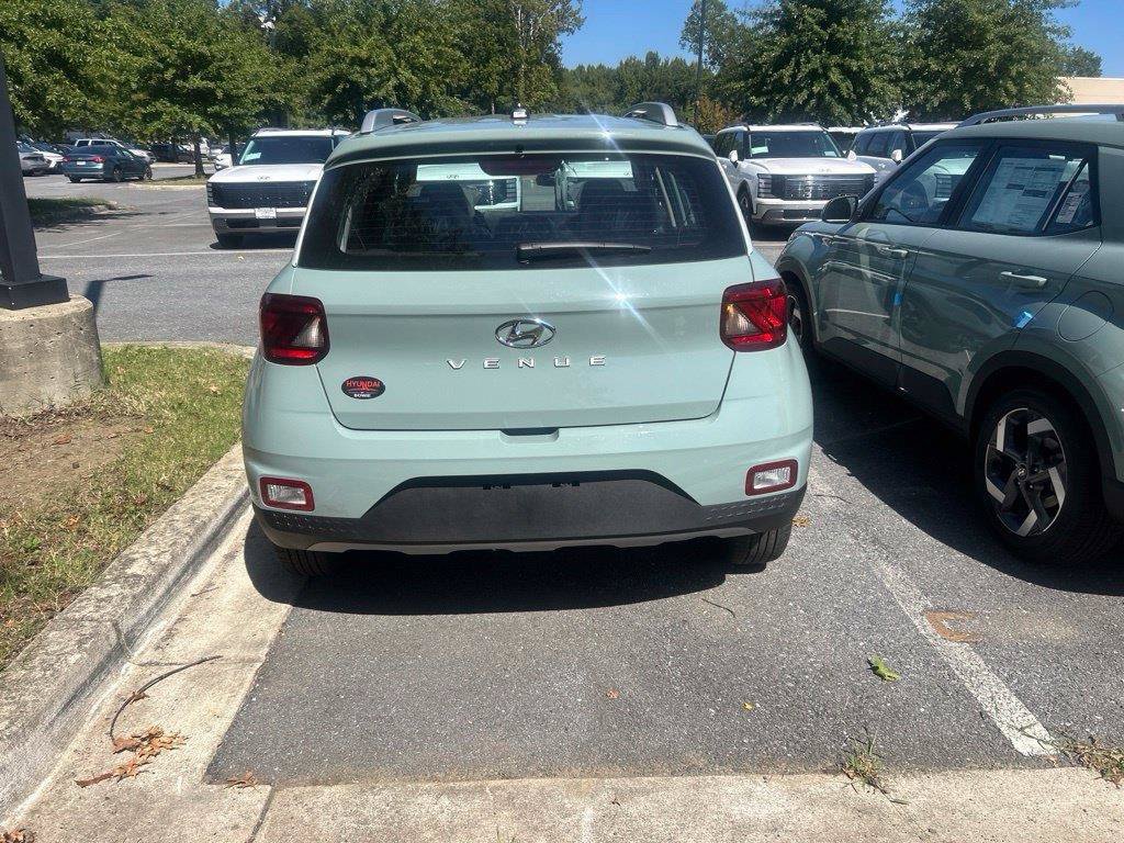 New 2026 Hyundai Venue SEL FWD image 10