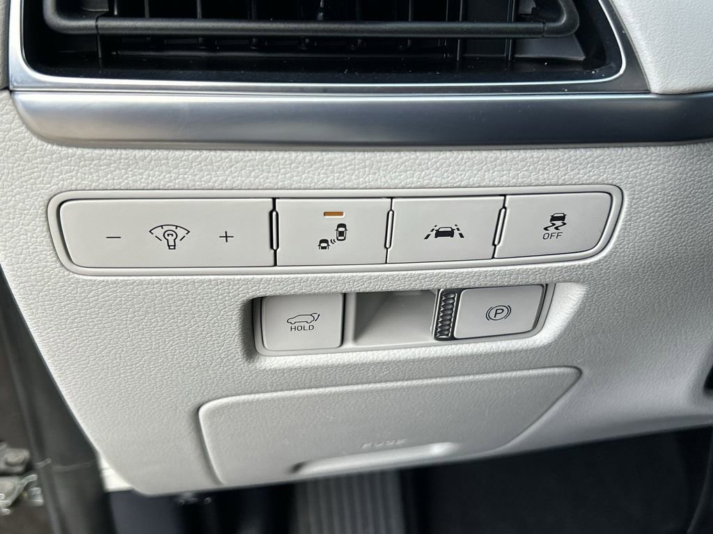 Used 2022 Hyundai Palisade Limited image 18