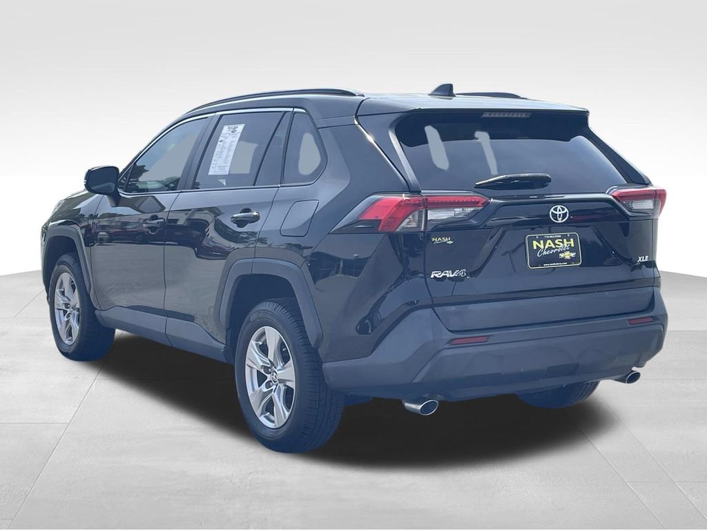 Used 2022 Toyota RAV4 XLE w/ Convenience Package image 5