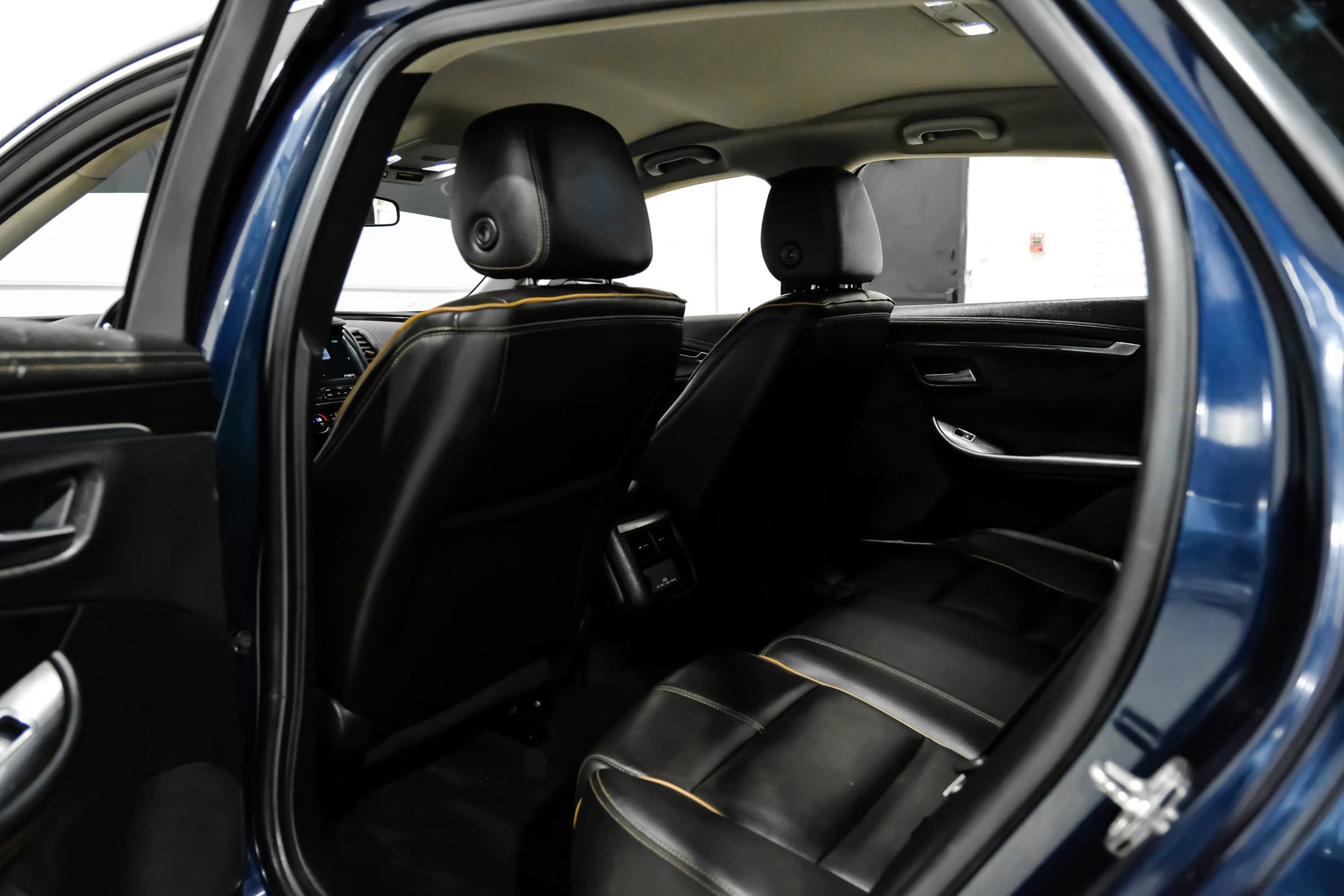 Used 2019 Chevrolet Impala Premier FWD image 37