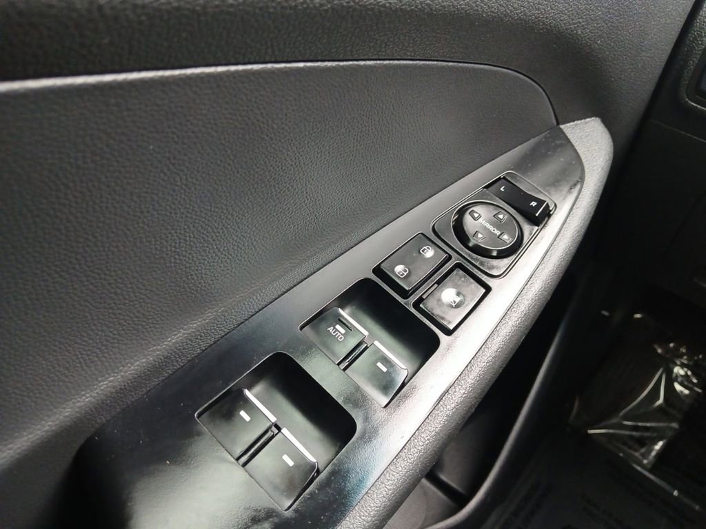 Used 2021 Hyundai Tucson Limited w/ Cargo Package FWD image 19