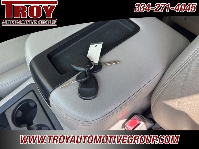 Used 2013 Chevrolet Suburban LT w/ Luxury Package image 32