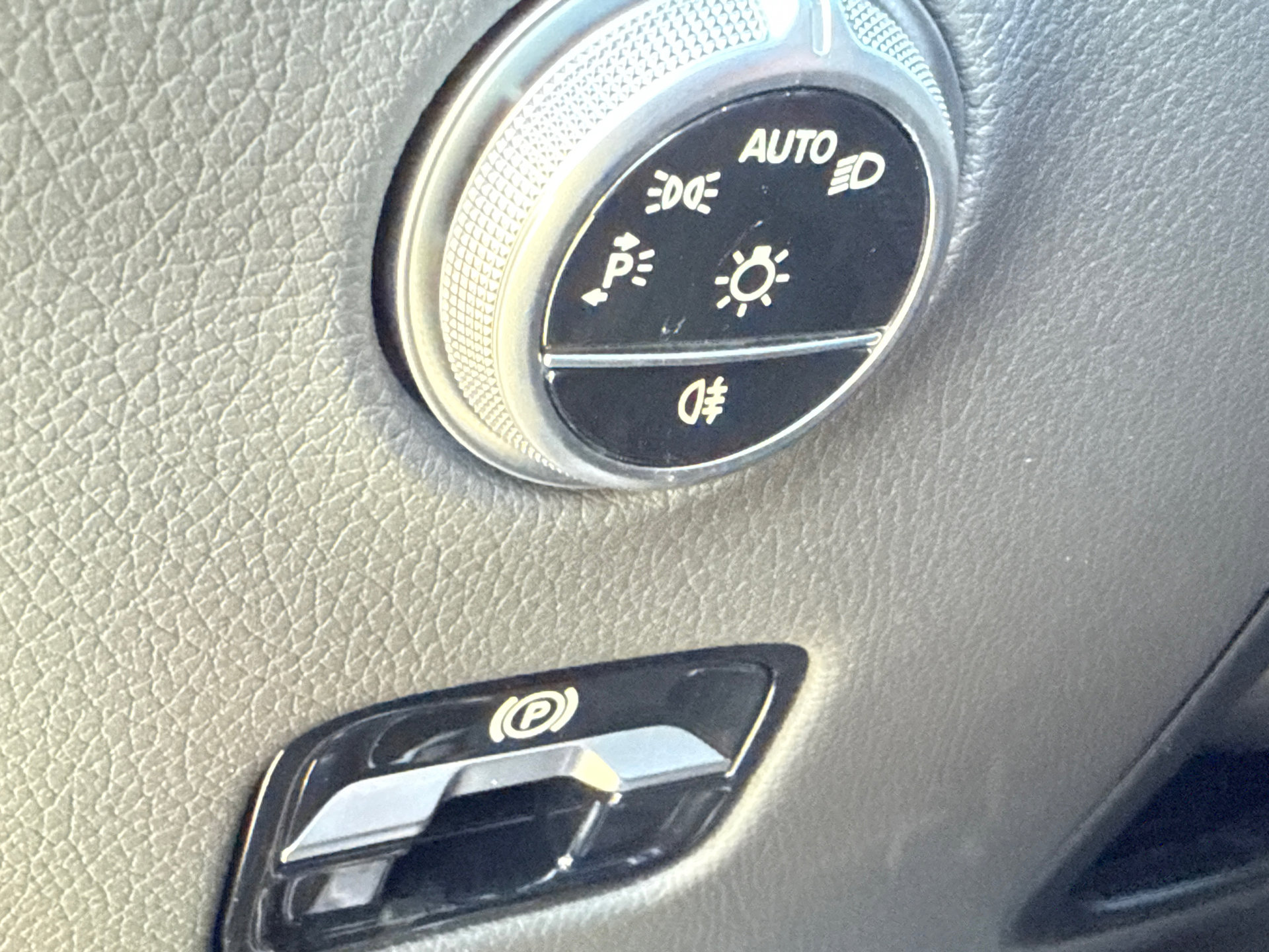 Used 2024 Mercedes-Benz GLC 43 AMG 4MATIC image 26