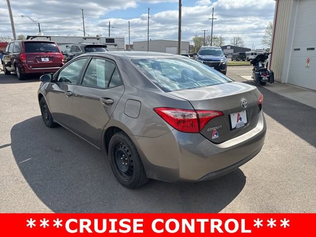 Used 2018 Toyota Corolla LE FWD image 5