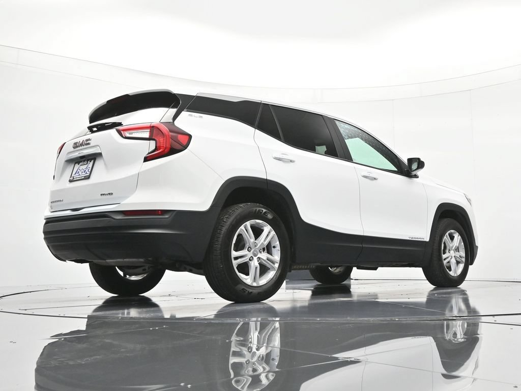 Used 2024 GMC Terrain SLE AWD/4WD image 39