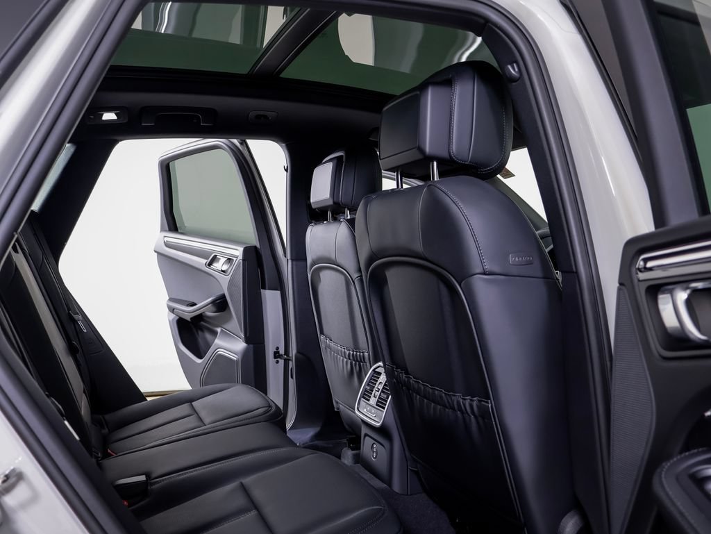 New 2026 Porsche Macan AWD/4WD image 22