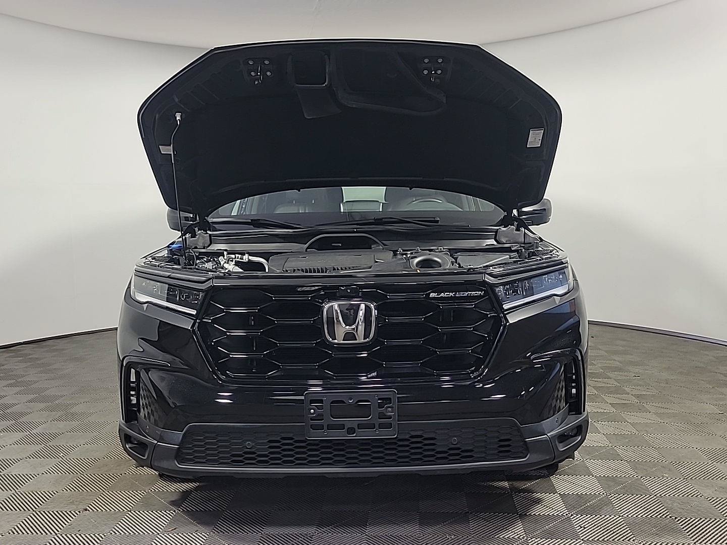 Certified 2025 Honda Pilot Black Edition image 14