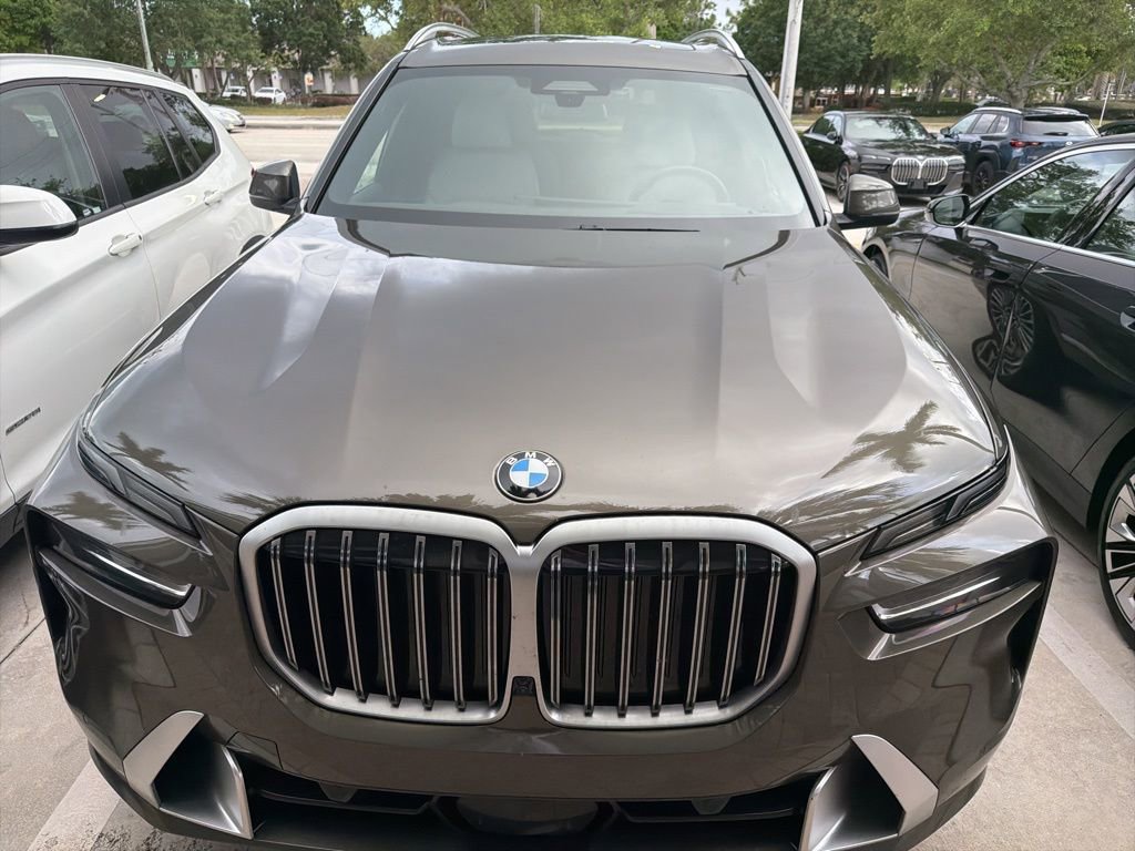 Certified 2025 BMW X7 xDrive40i AWD/4WD image 2