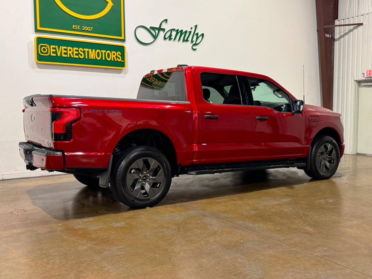 Used 2023 Ford F150 Lightning XLT image 9