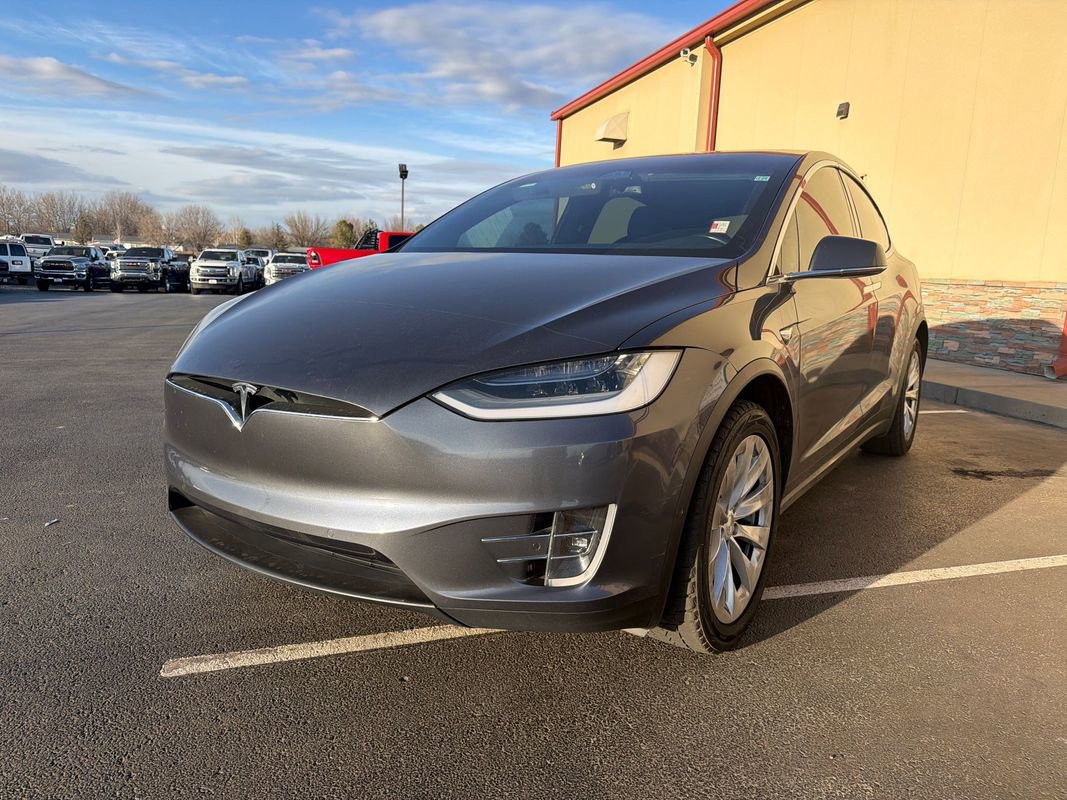 Used 2020 Tesla Model X image 23