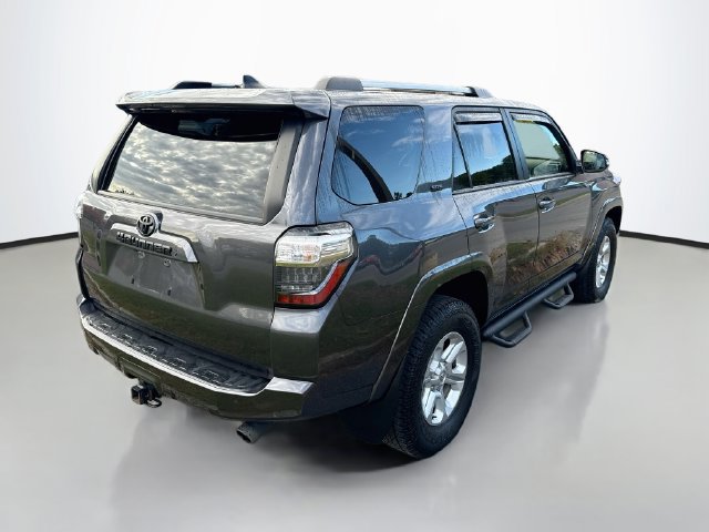 Used 2022 Toyota 4Runner SR5 Premium w/ Moonroof Package AWD/4WD image 7