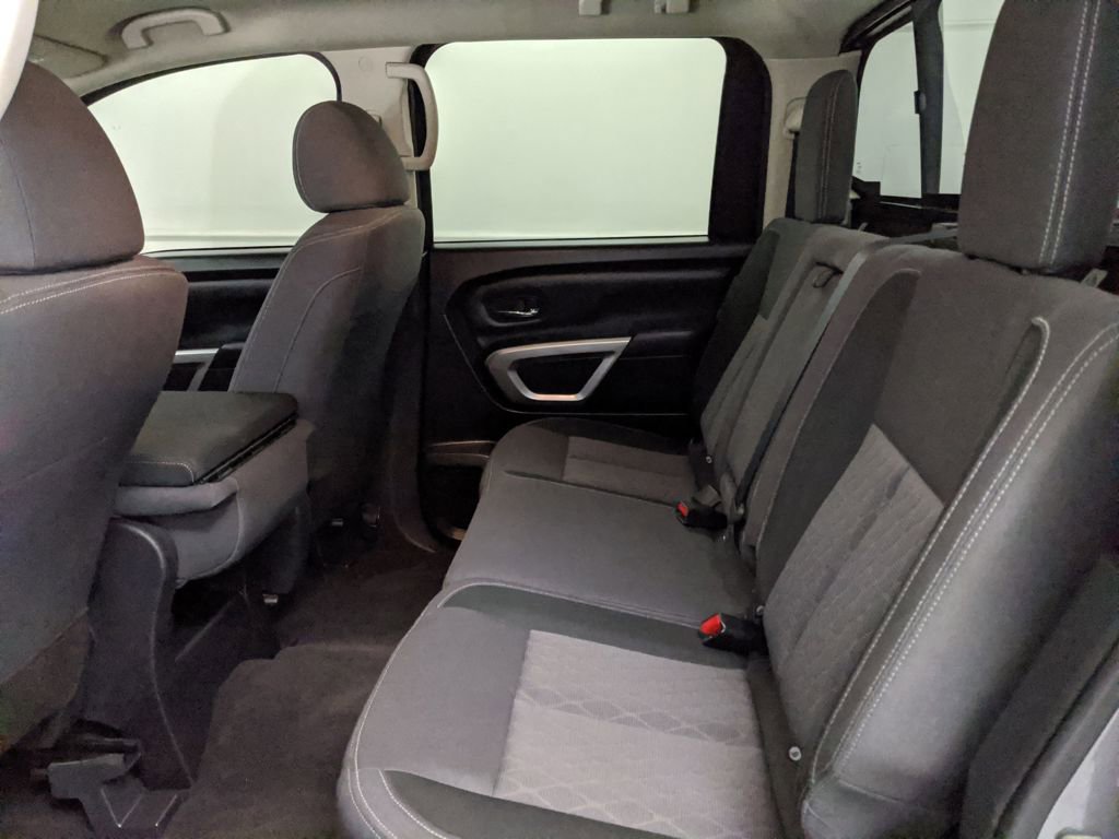 Used 2024 Nissan Titan SV image 17