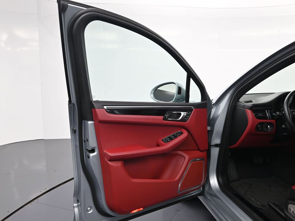 Certified 2022 Porsche Macan GTS AWD/4WD image 16