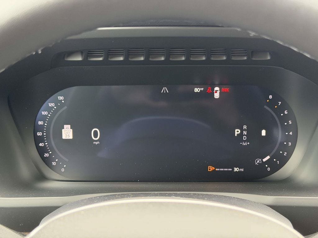 New 2026 Volvo XC90 B5 Plus w/ Protection Package Premier AWD/4WD image 10