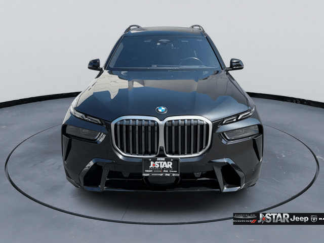 Used 2025 BMW X7 xDrive40i w/ M Sport Package AWD/4WD image 2