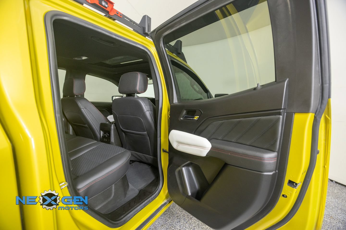 Used 2023 GMC Canyon AT4X AWD/4WD image 39
