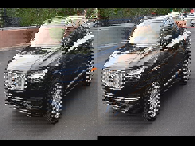 Used 2017 Volvo XC90 T8 Inscription w/ Luxury Package image 3