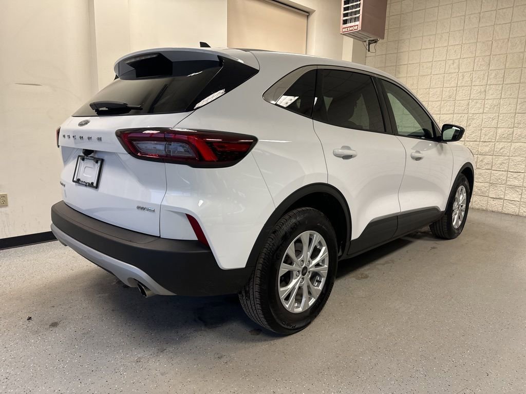 Used 2023 Ford Escape Active AWD/4WD image 43