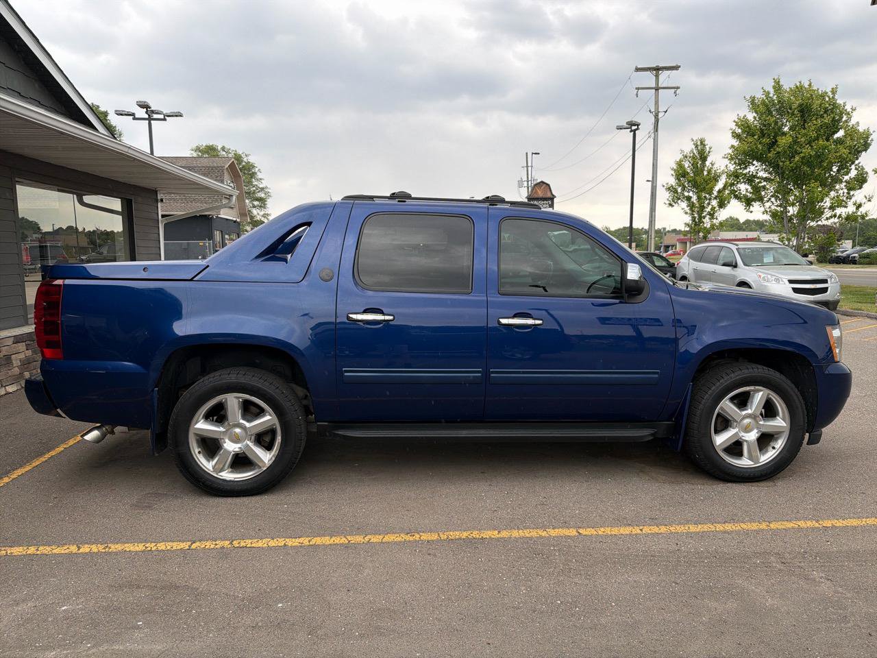 Used 2013 Chevrolet Avalanche LS w/ All-Star Edition AWD/4WD image 6