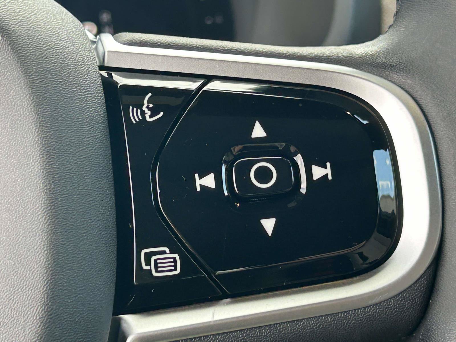 New 2026 Volvo XC90 B5 Core AWD/4WD image 23