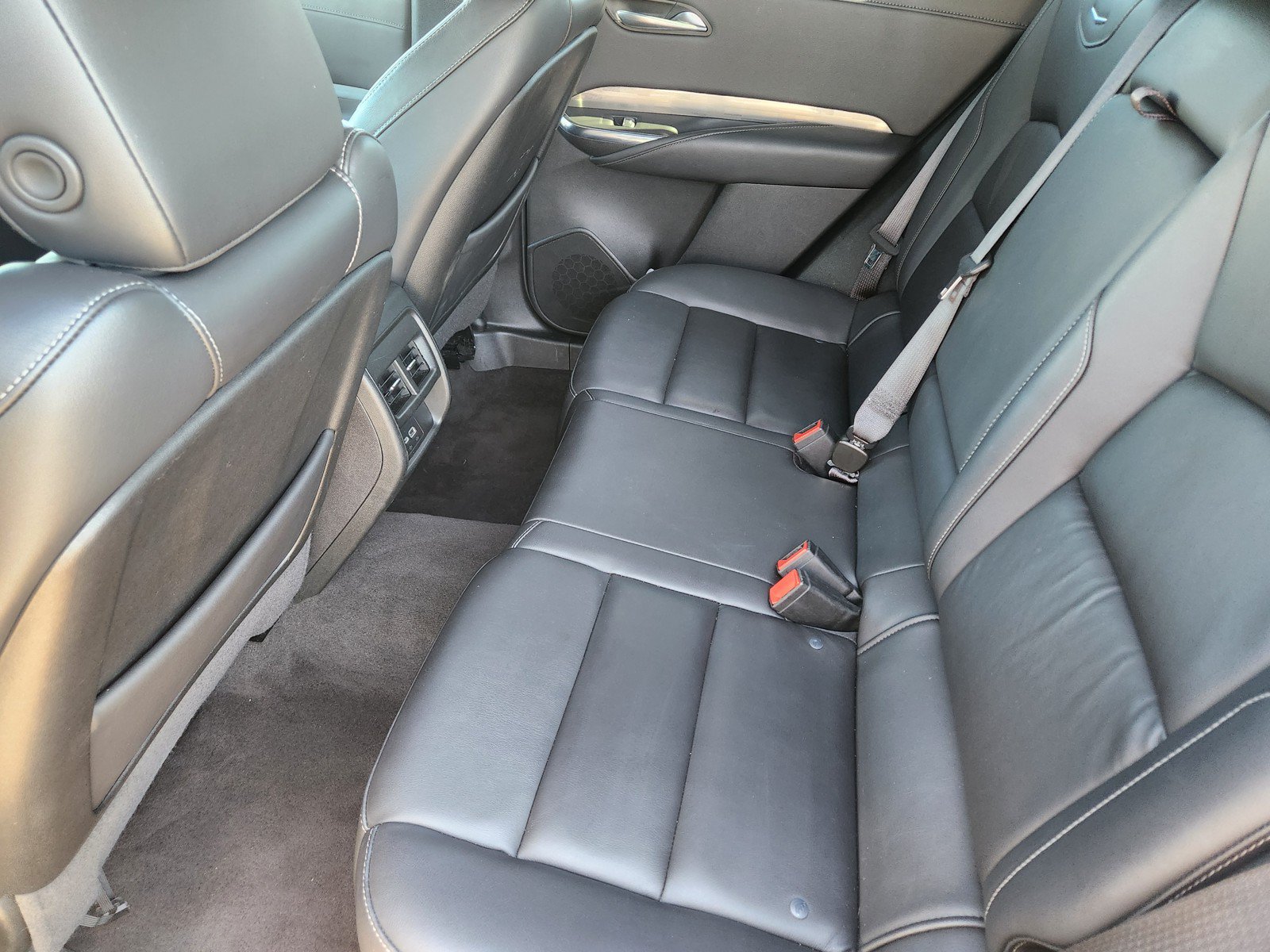 Certified 2024 Cadillac XT4 Premium Luxury AWD/4WD image 12