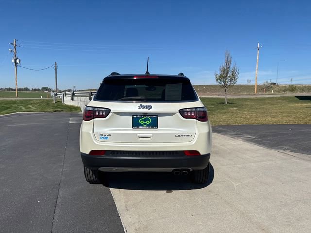 Used 2017 Jeep Compass Limited w/ Navigation Group AWD/4WD image 4