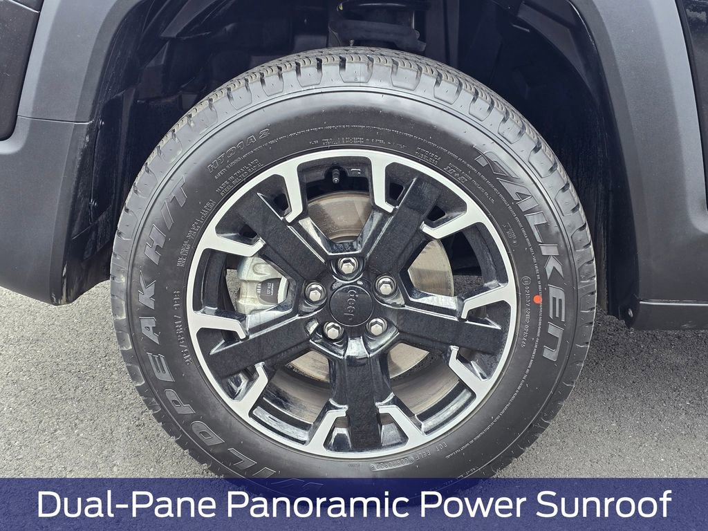 Used 2023 Jeep Renegade Trailhawk w/ Sun/Sound Group AWD/4WD image 9