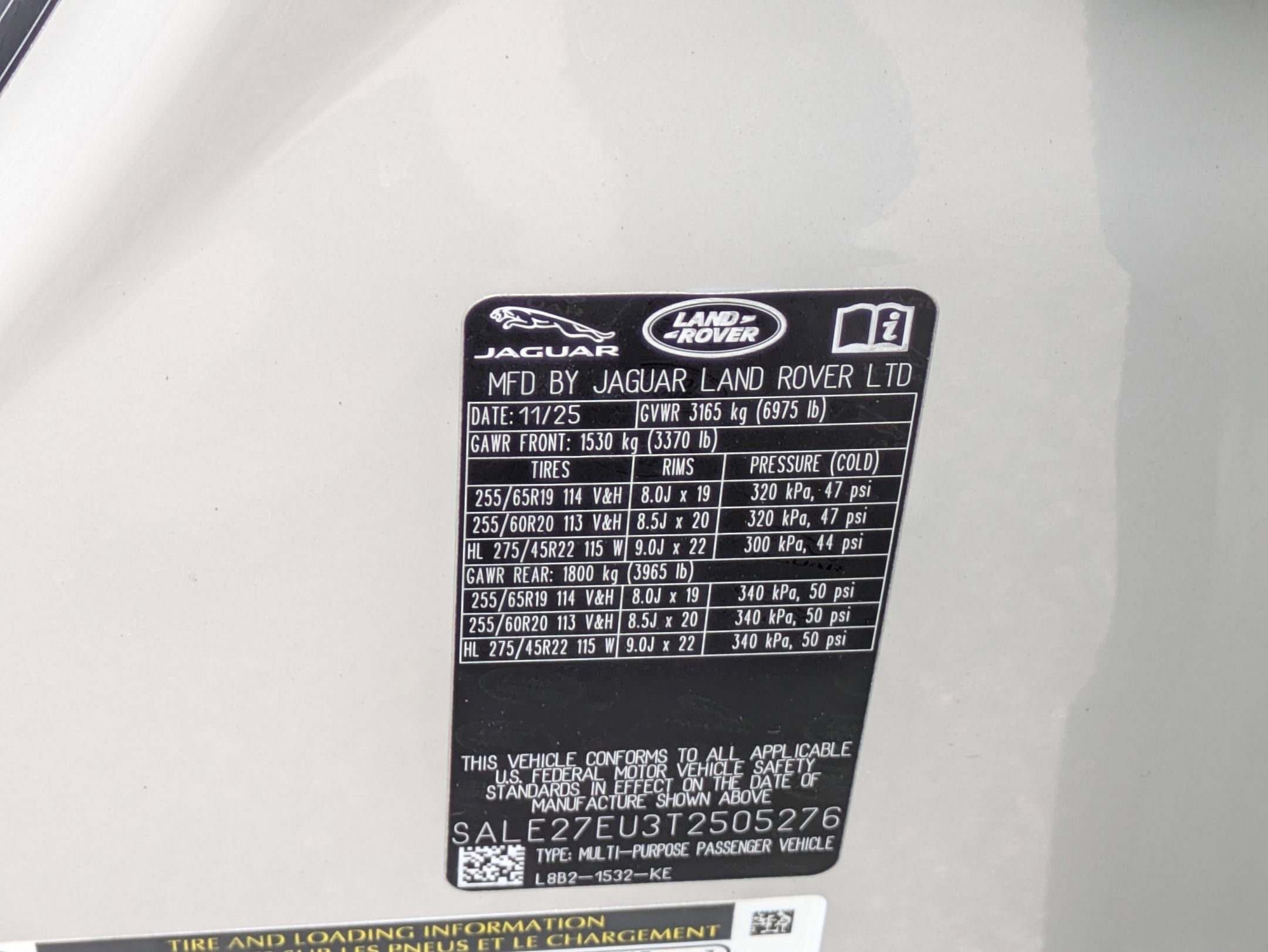 New 2026 Land Rover Defender 110 X-Dynamic SE image 36