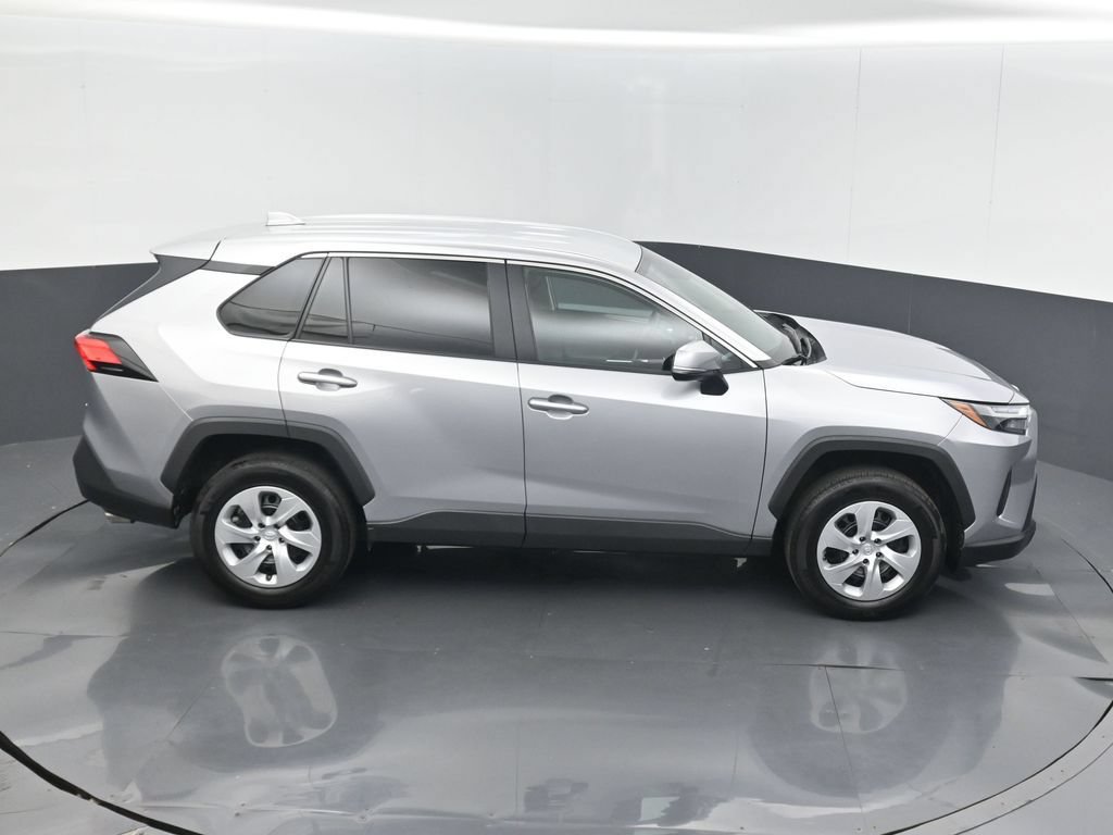 Used 2025 Toyota RAV4 LE AWD/4WD image 14