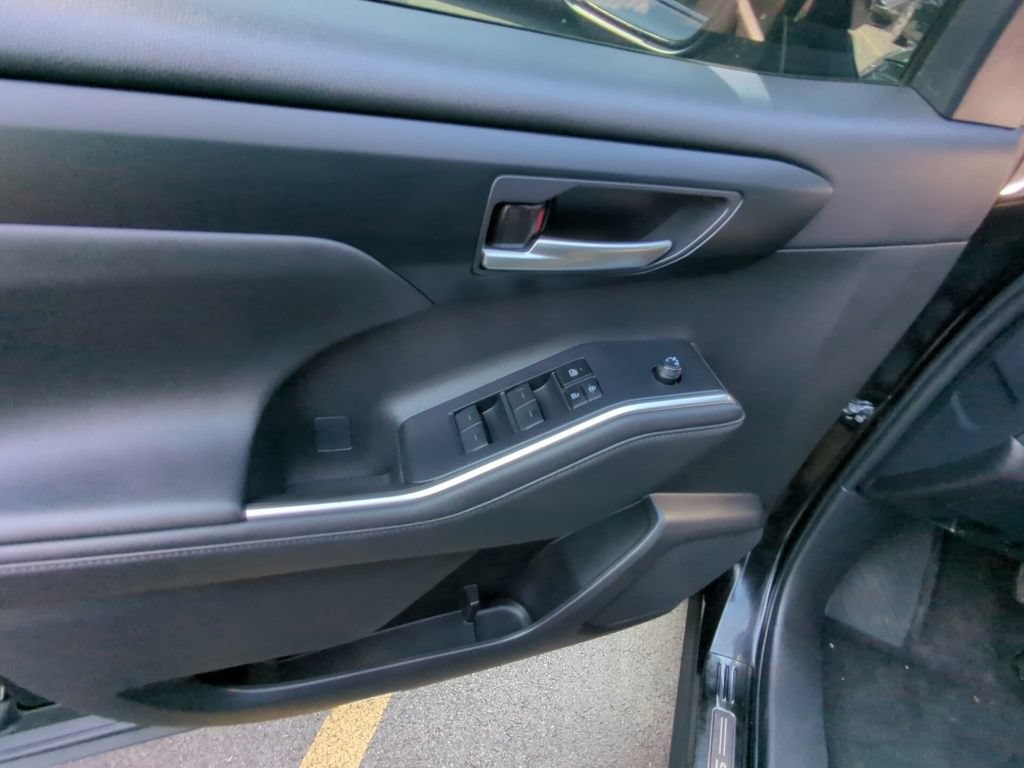 Used 2024 Toyota Highlander XSE FWD image 8
