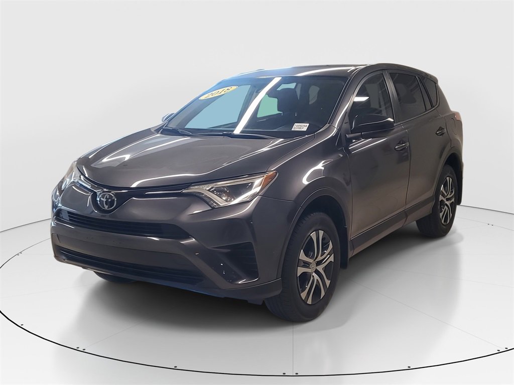 Used 2018 Toyota RAV4 LE image 3