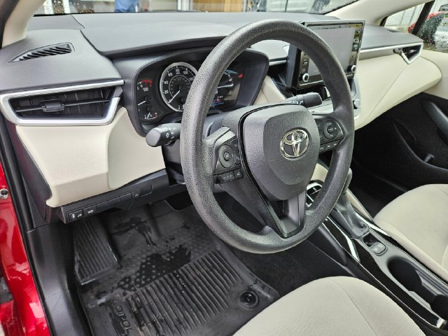 Used 2022 Toyota Corolla LE FWD image 18