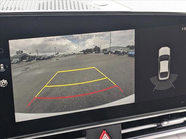 Used 2023 Hyundai Elantra Limited image 12