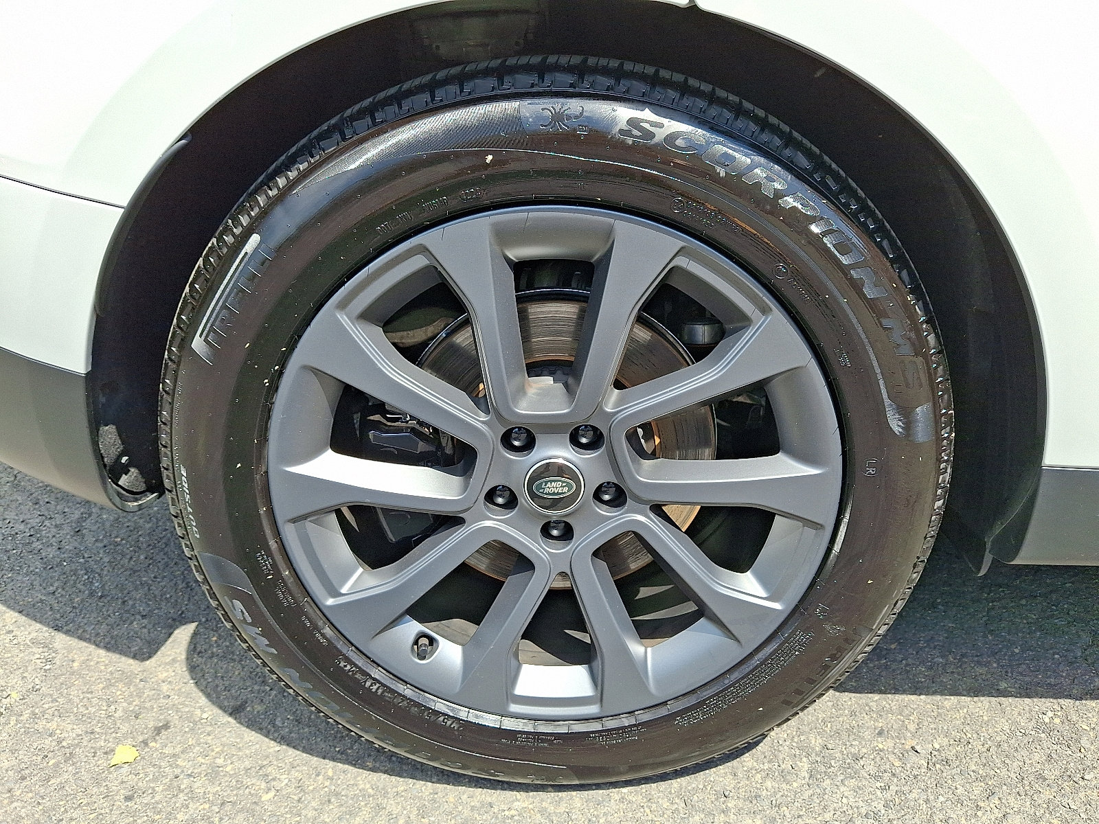 Used 2025 Land Rover Range Rover Sport SE image 12