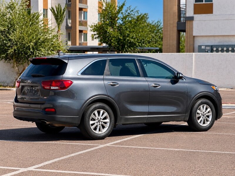 Used 2019 Kia Sorento FWD image 5