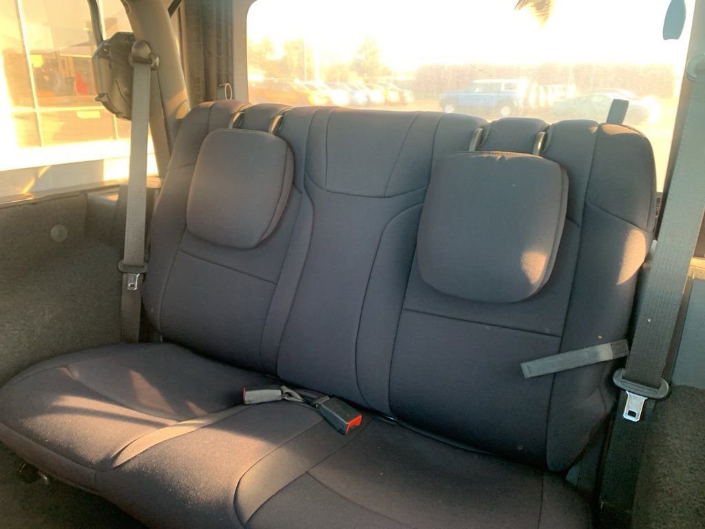 Used 2020 Jeep Wrangler Sport image 11