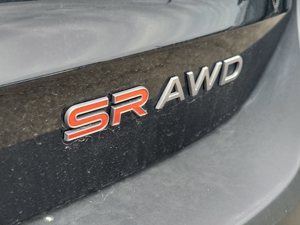 Used 2025 Nissan Kicks SR AWD/4WD image 7
