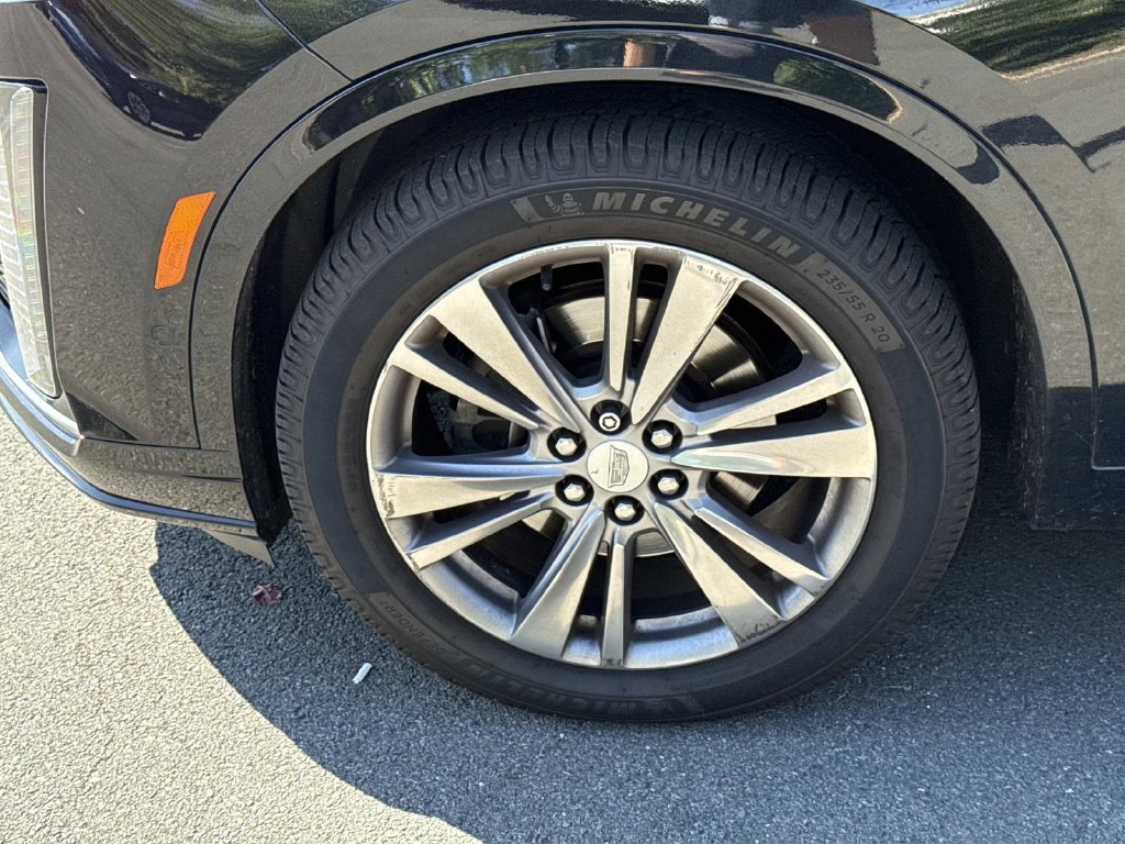 Used 2023 Cadillac XT6 Premium Luxury w/ Technology Package AWD/4WD image 5