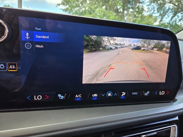 Used 2025 Chevrolet Traverse LT AWD/4WD image 28