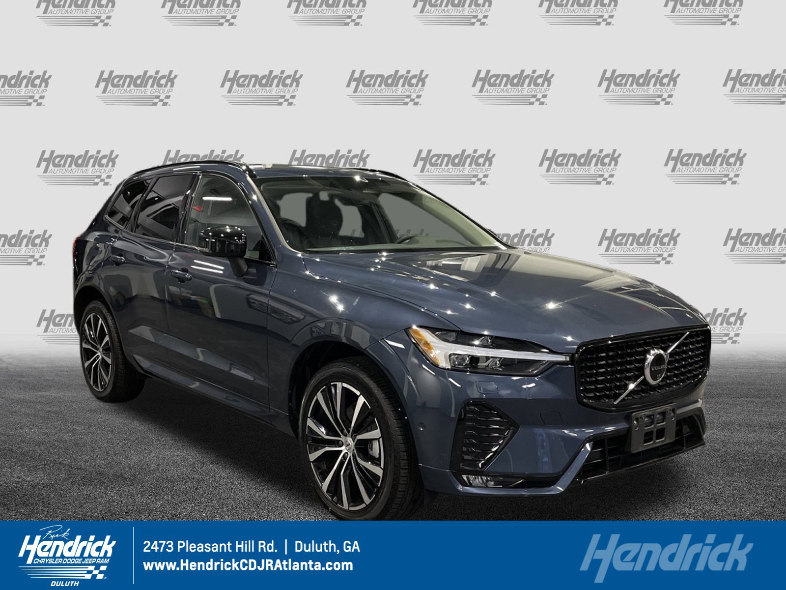 Used 2025 Volvo XC60 B5 Plus image 1