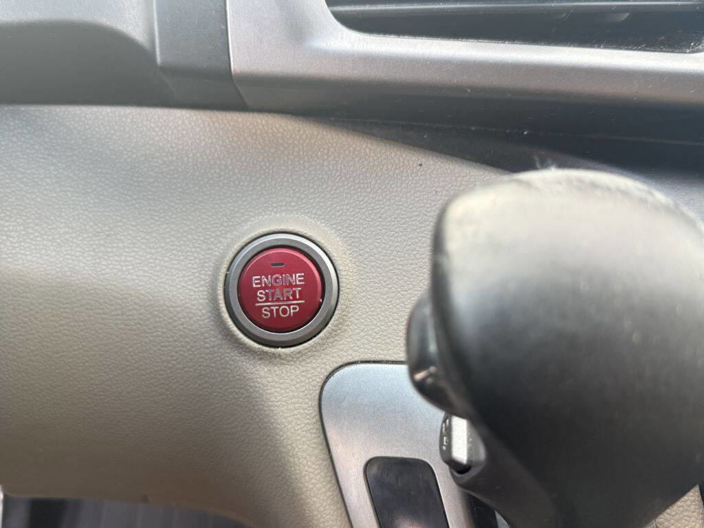 Used 2016 Honda Odyssey SE image 18