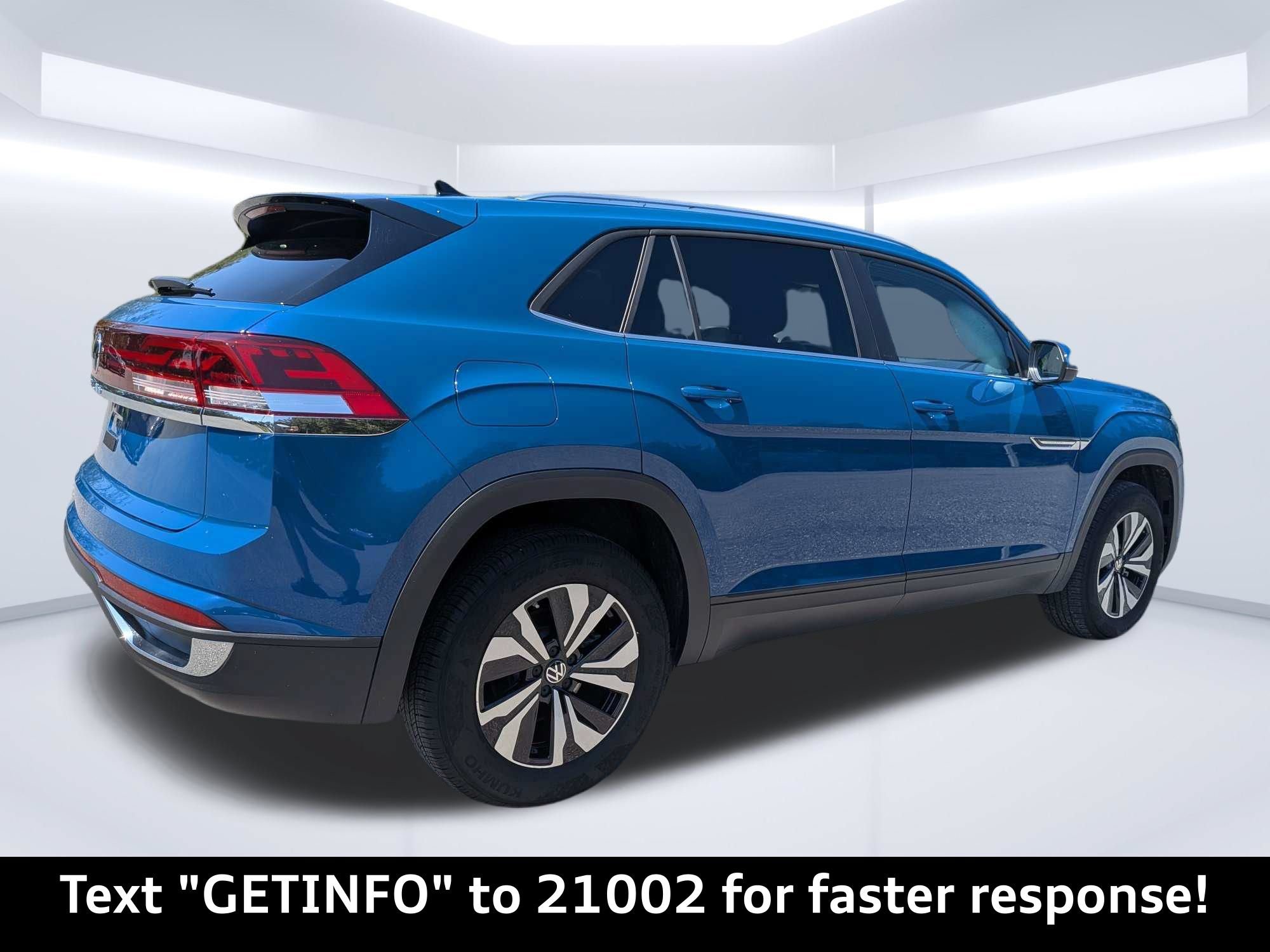Used 2025 Volkswagen Atlas Cross Sport SE FWD image 3